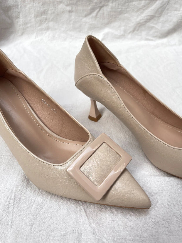 Women Metal Decor Point Toe Court Pumps, Elegant Outdoor Pumps - Hues
